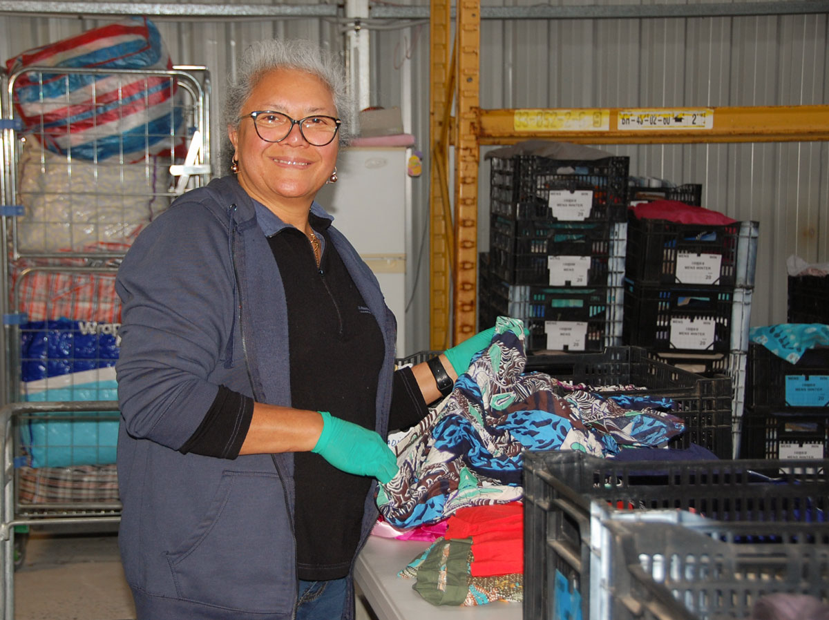 warehouse-volunteer warehouse-volunteer